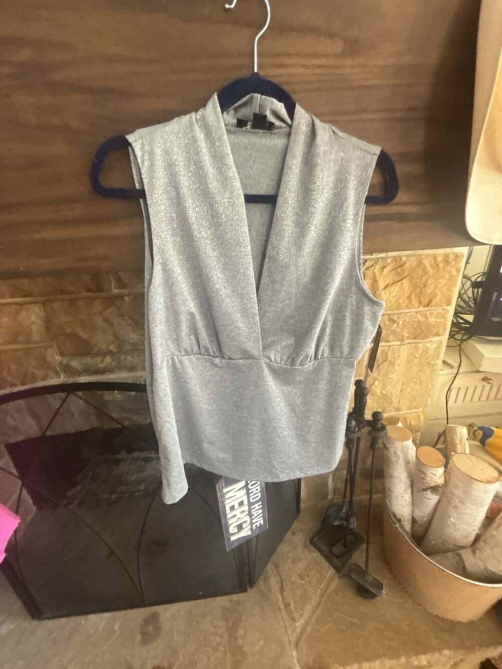 AGB Women's Silver Metallic Sleeveless V-Neck Stretch Tank Top